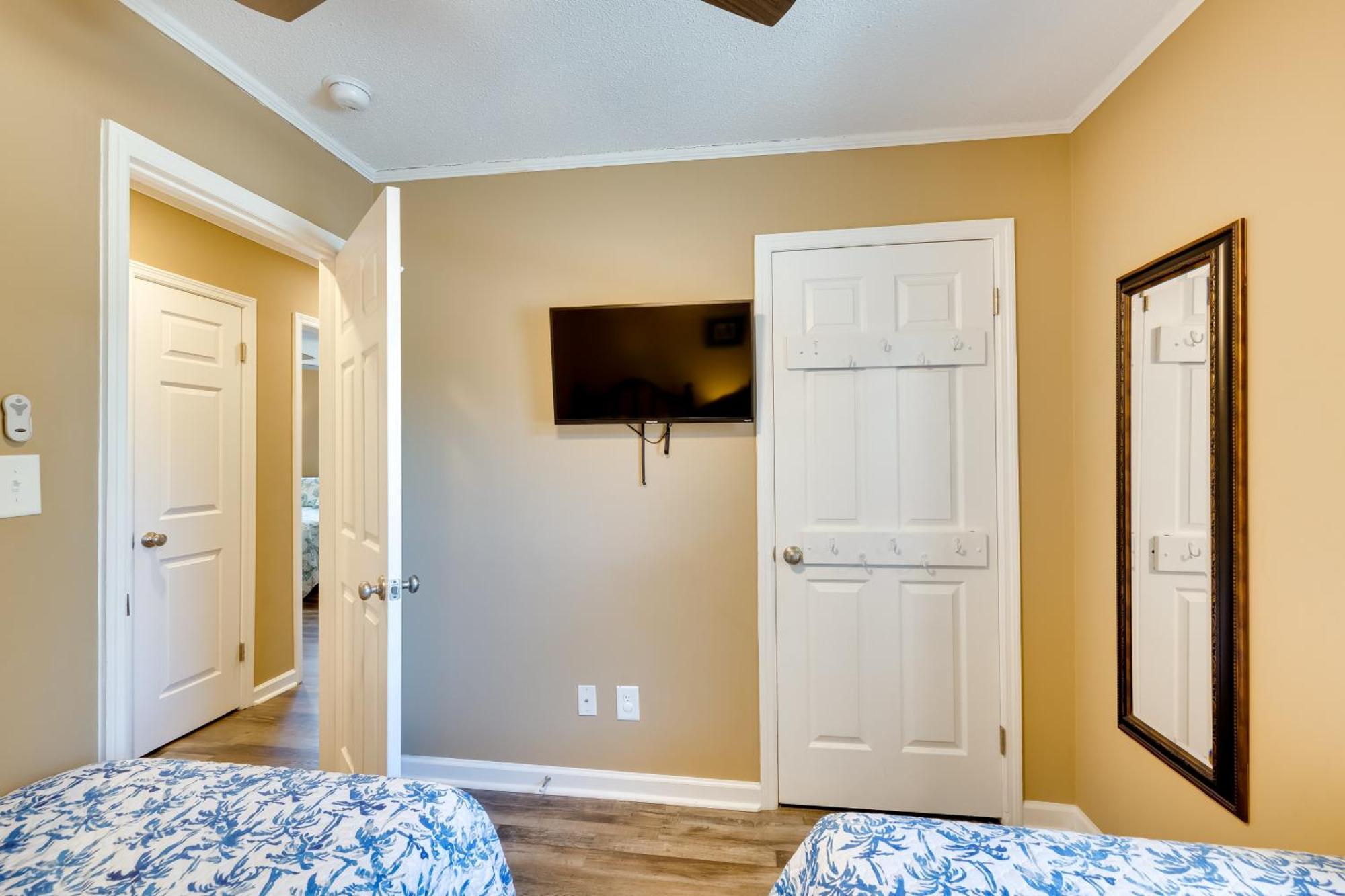 Lovely Emerald Isle Home, Walk To Beach! Exterior foto