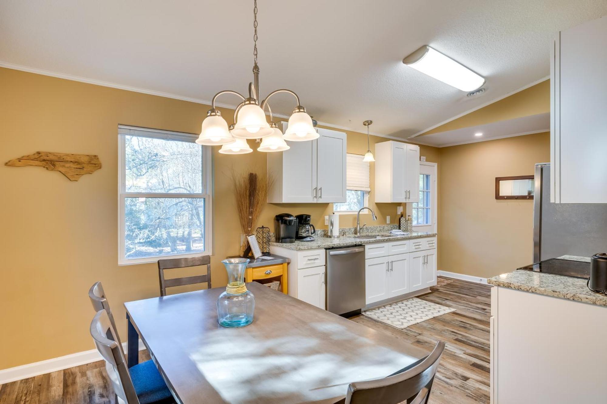 Lovely Emerald Isle Home, Walk To Beach! Exterior foto
