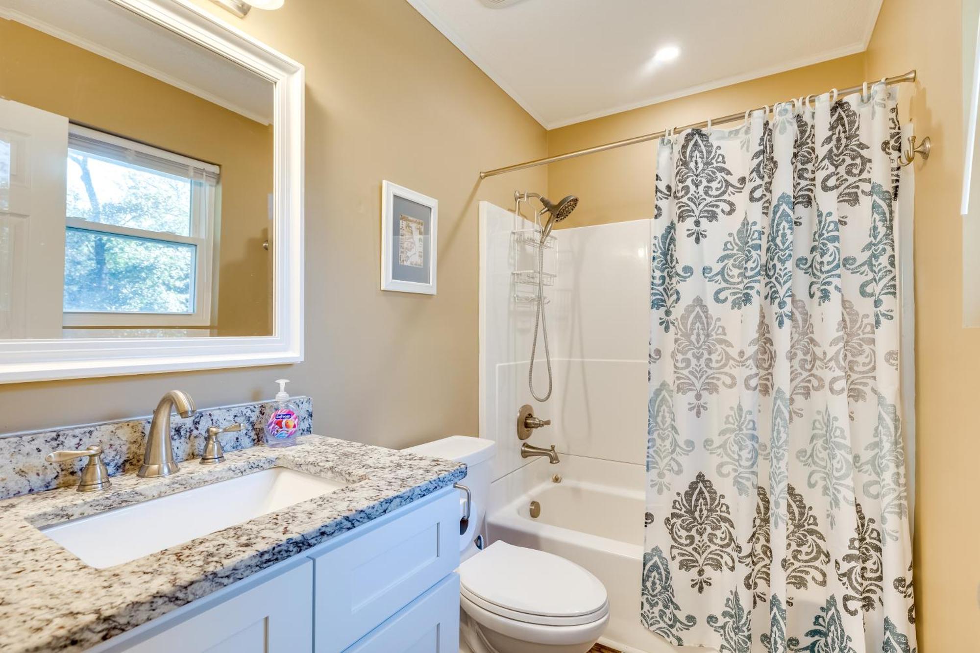 Lovely Emerald Isle Home, Walk To Beach! Exterior foto