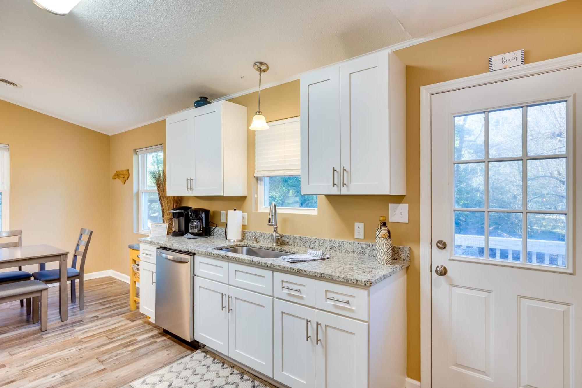 Lovely Emerald Isle Home, Walk To Beach! Exterior foto