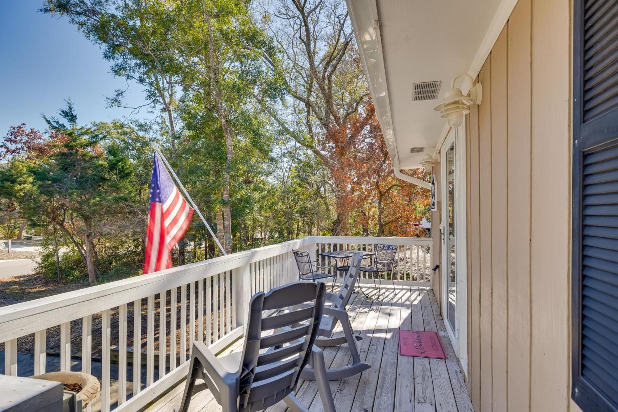Lovely Emerald Isle Home, Walk To Beach! Exterior foto